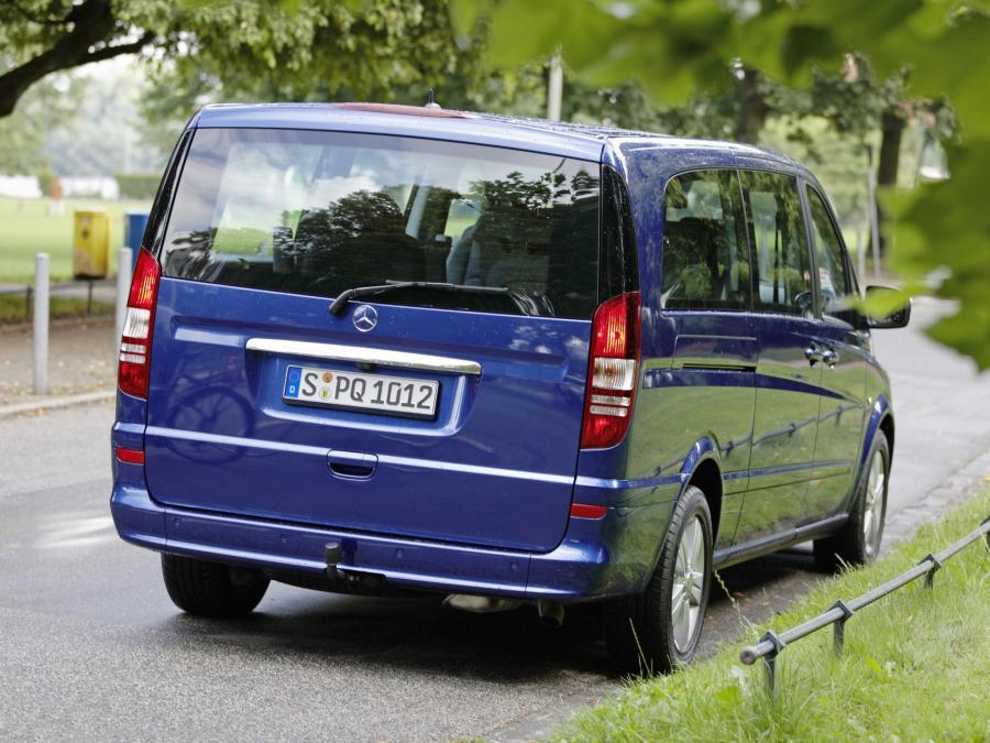  Mercedes-Benz Viano 2010 года  (фото 3 из 32)